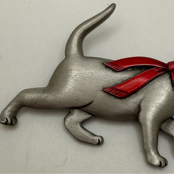 Vintage JJ Jonette Christmas Cat Thief Present Silver Tone Brooch Pin Signed - Picture 3 of 9